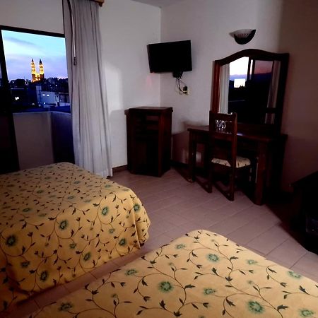 Hotel Plaza Independencia Виляермоса Екстериор снимка