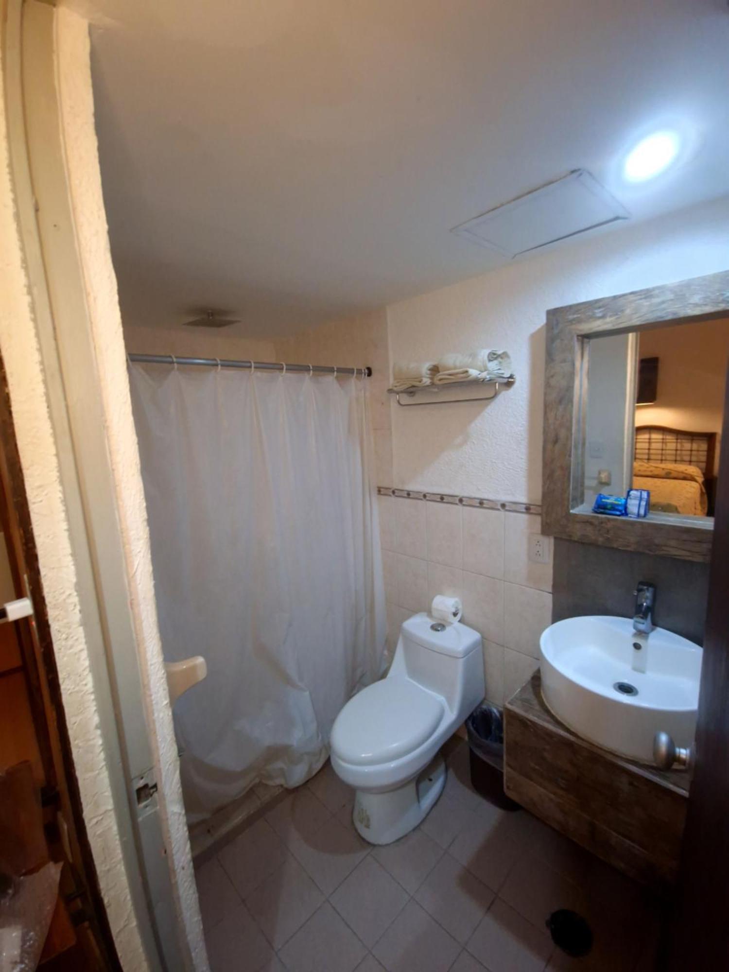 Hotel Plaza Independencia Виляермоса Екстериор снимка